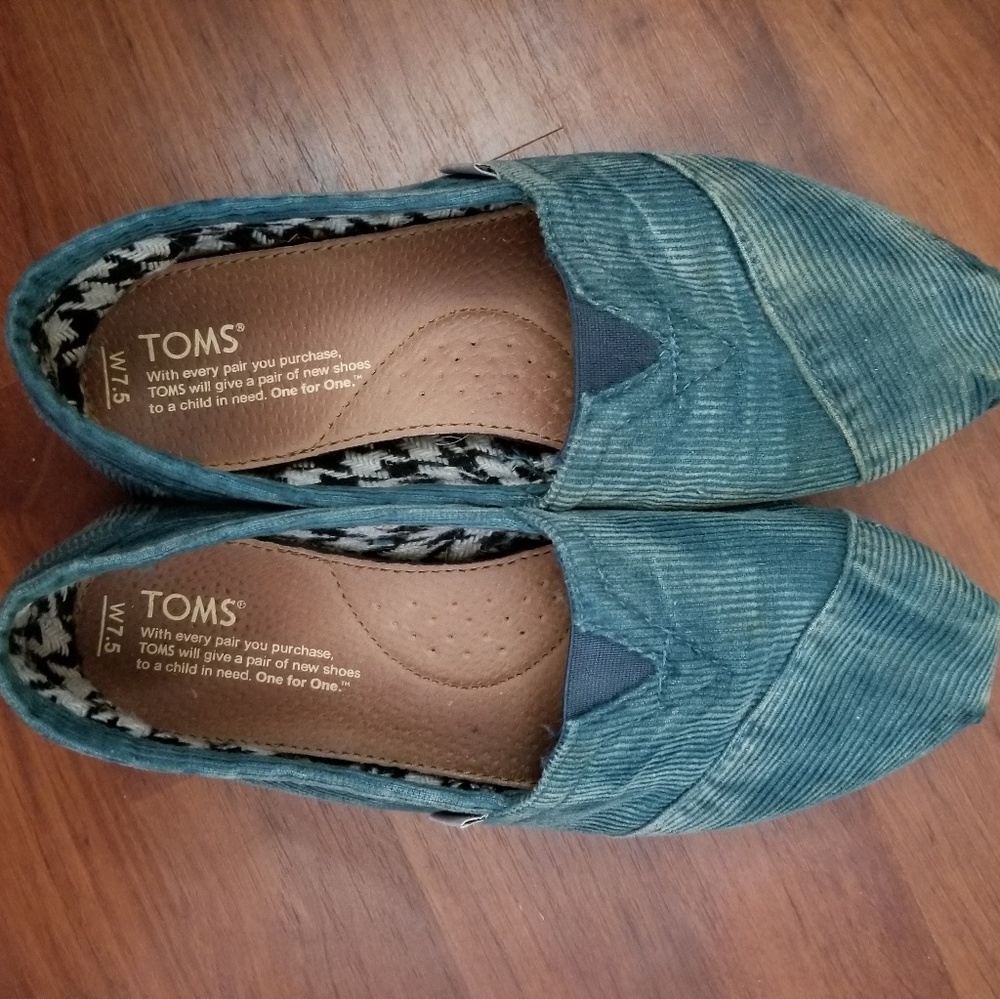 Toms